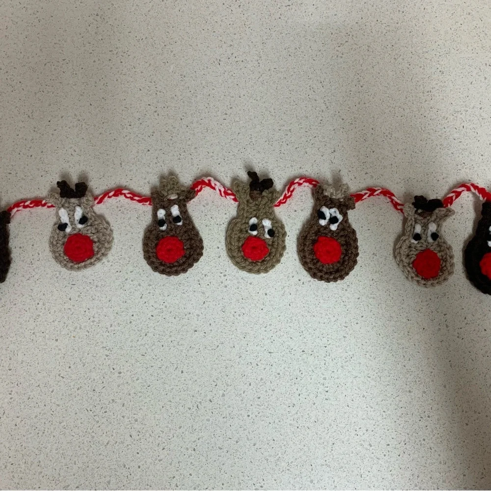 Festive Reindeer Seven Rudolph Holiday Garland New Handmade Crochet